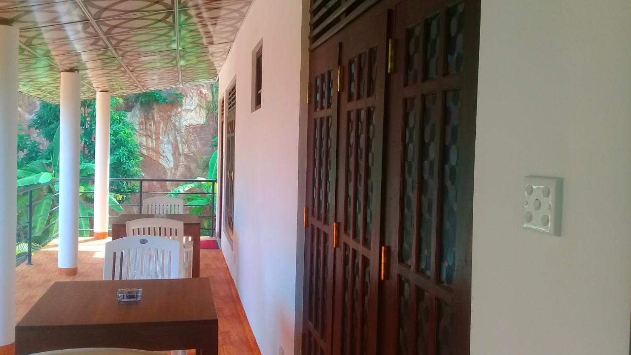 Mountain Heaven Inn Мірісса Екстер'єр фото